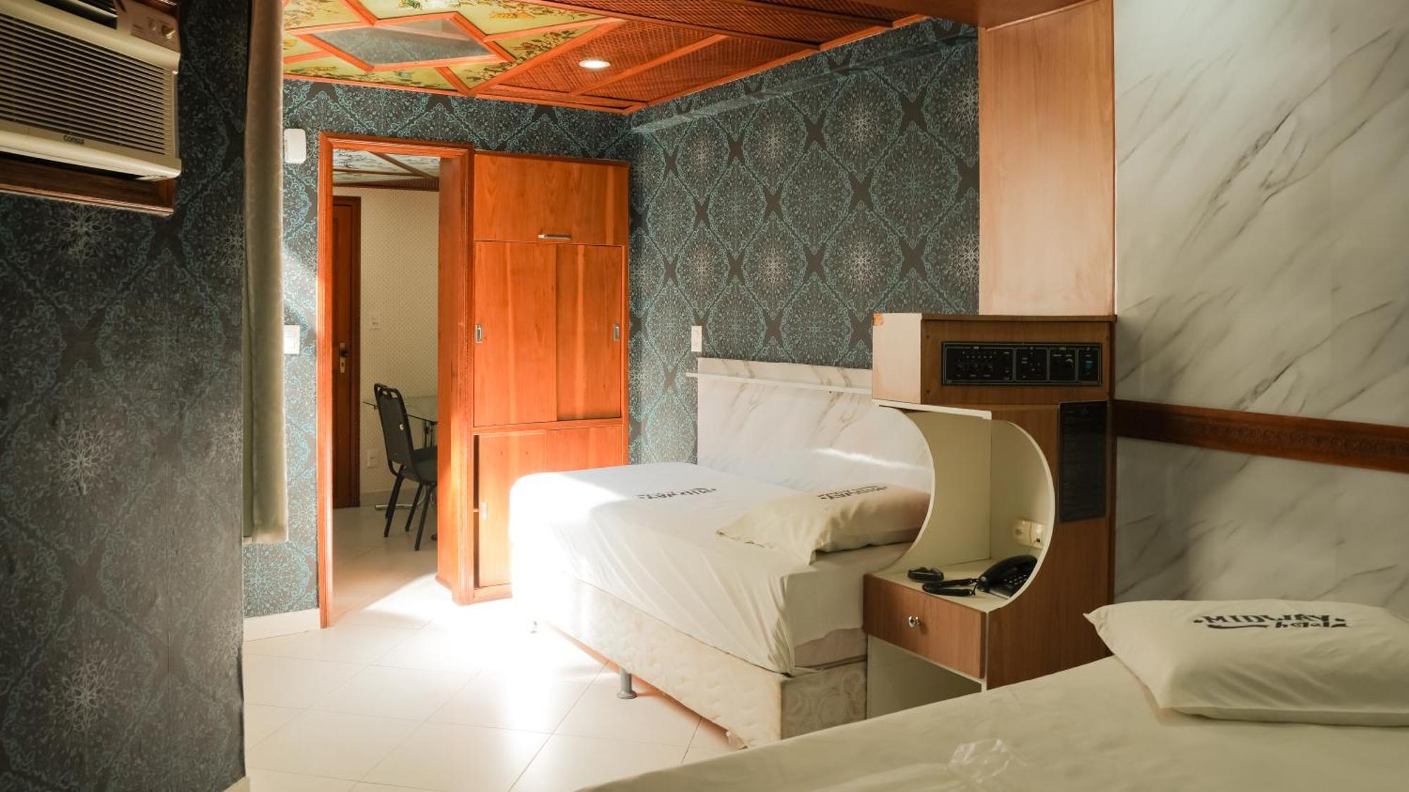 Love hôtel Midway (adults Only) 2*